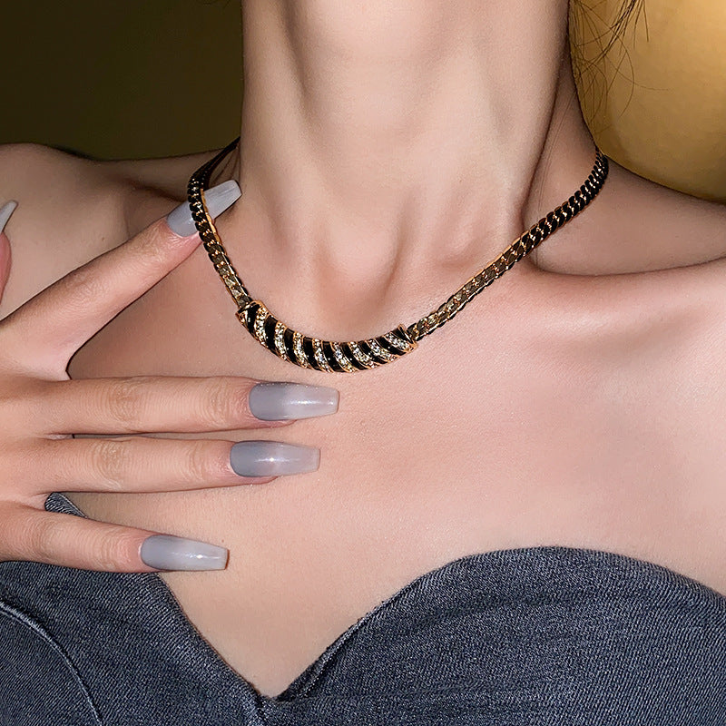 Medieval vintage Necklace Real Gold Plated Diamond-Studded Curved Oil Drop Collarbone Chain Light Luxury High-End Necklace Wholesale