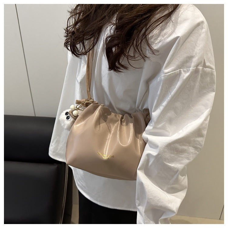 This year's trendy casual fashion elegant women's bag2025New versatile trendy single-shoulder bag with a high-end feel bucket bag