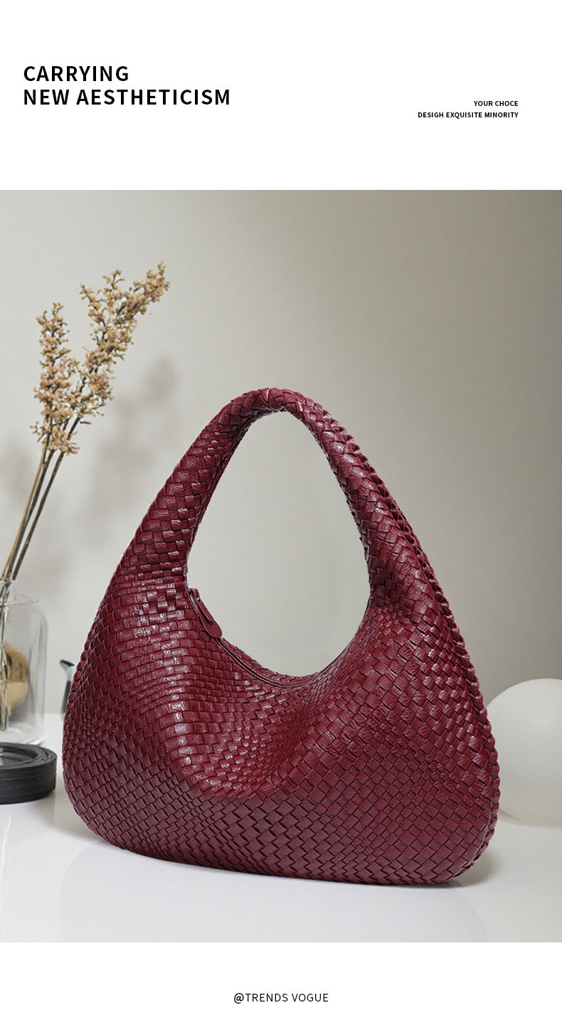 2025New Crescent Moon Women's Bag Fully Handwoven Handheld Dumpling Bag Fashionable Versatile European and American Style Single Shoulder Underarm Bag
