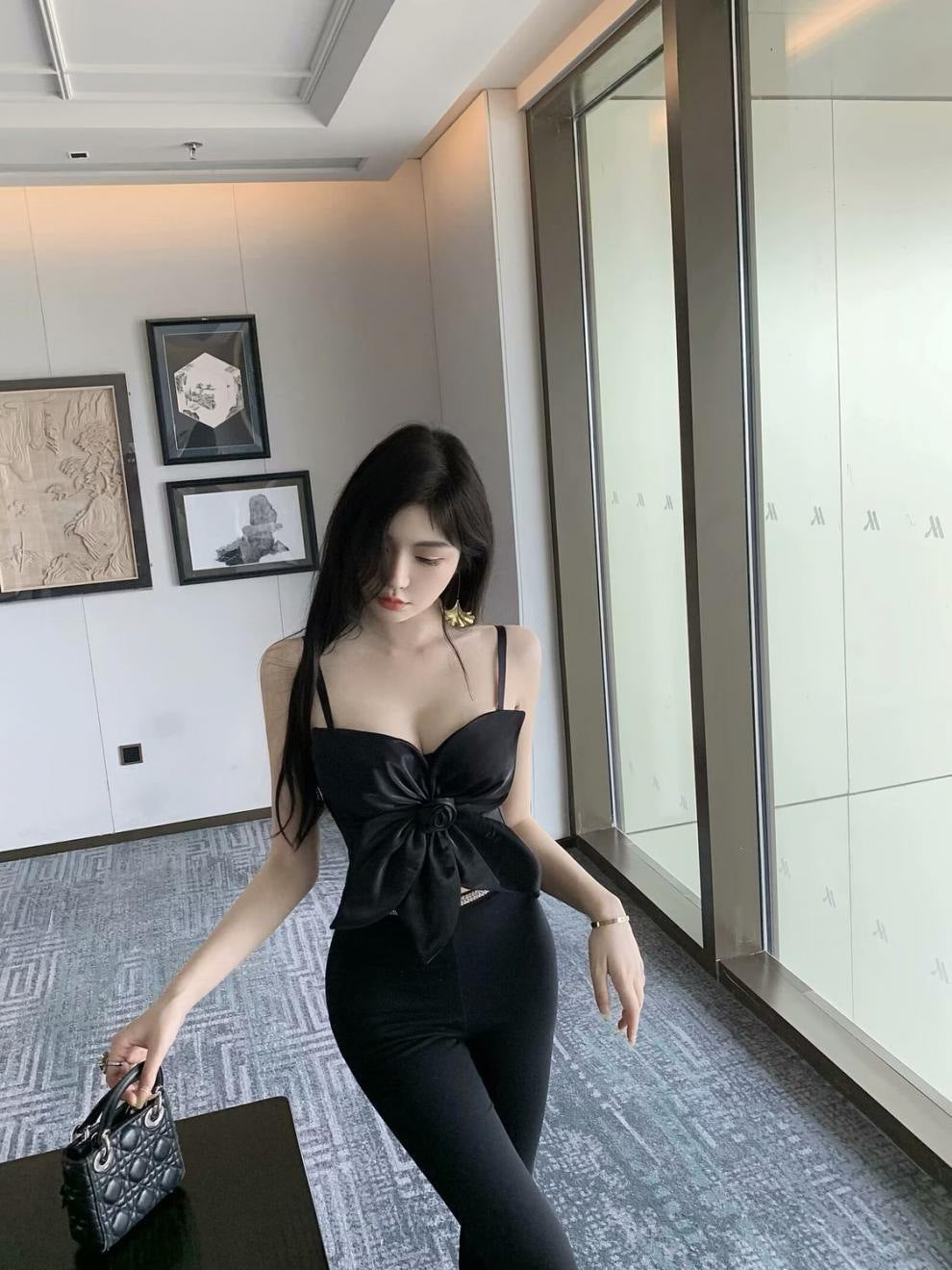 2024New Pure Desire Socialite Temperament Royal Sister Hot Girl Satin Three-Dimensional Flower Slimming Versatile Camisole Top