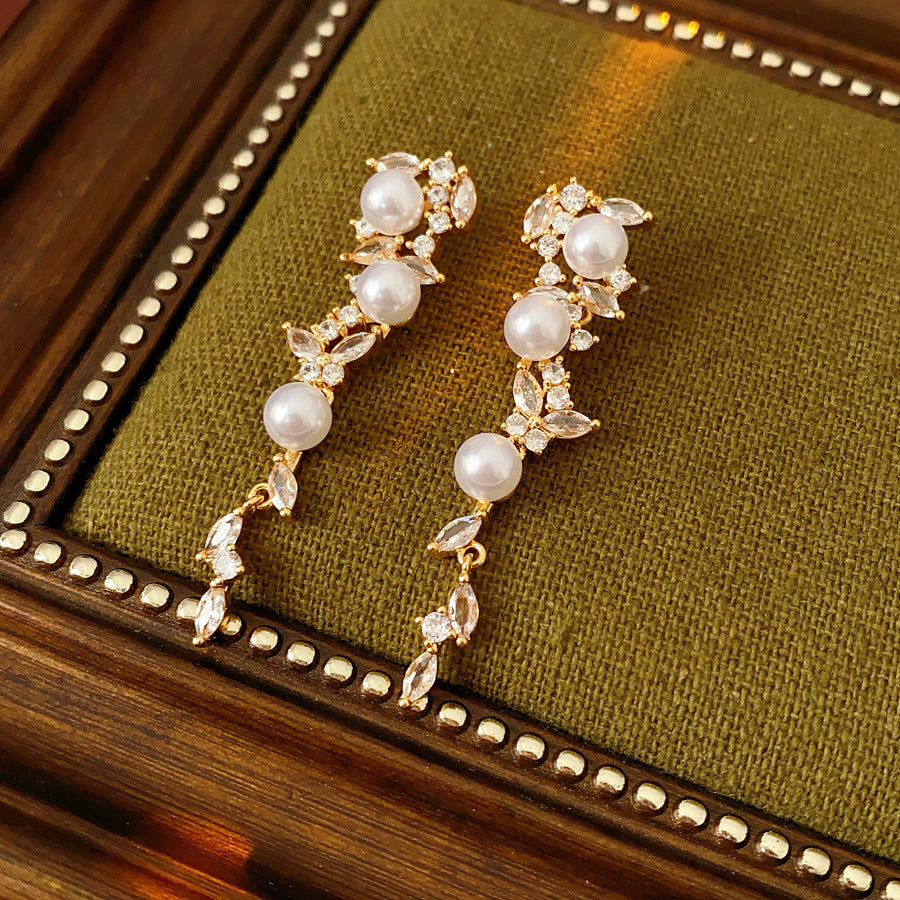 Real Gold Plated Silver Needle Butterfly Pearl Earrings Light Luxury High-end Exquisite Stud Earrings Fashionable Versatile Earrings for Women