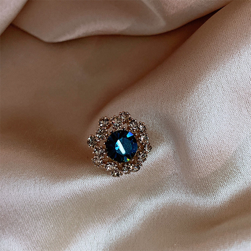 Inlaid Diamond Pearl Digital Flower Brooch French Light Luxury Elegant Pin Fashion Niche High-end Suit Accessory for Women
