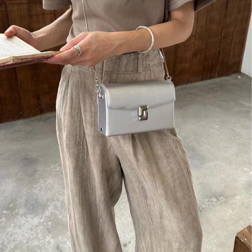 Vintage High-End Genuine Leather Women's Bag Exquisite Small Capacity Clutch Metal Chain Shoulder Crossbody Bag Fashionable Versatile
