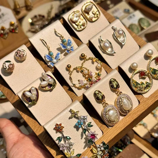 Medieval vintage Silver Needle Stud Earrings Elegant Light Luxury Palace Style Pearl Earrings Versatile High-end Vintage Earrings