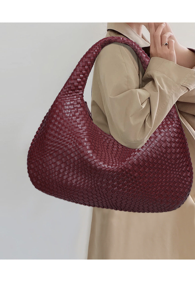 2025New Crescent Moon Women's Bag Fully Handwoven Handheld Dumpling Bag Fashionable Versatile European and American Style Single Shoulder Underarm Bag
