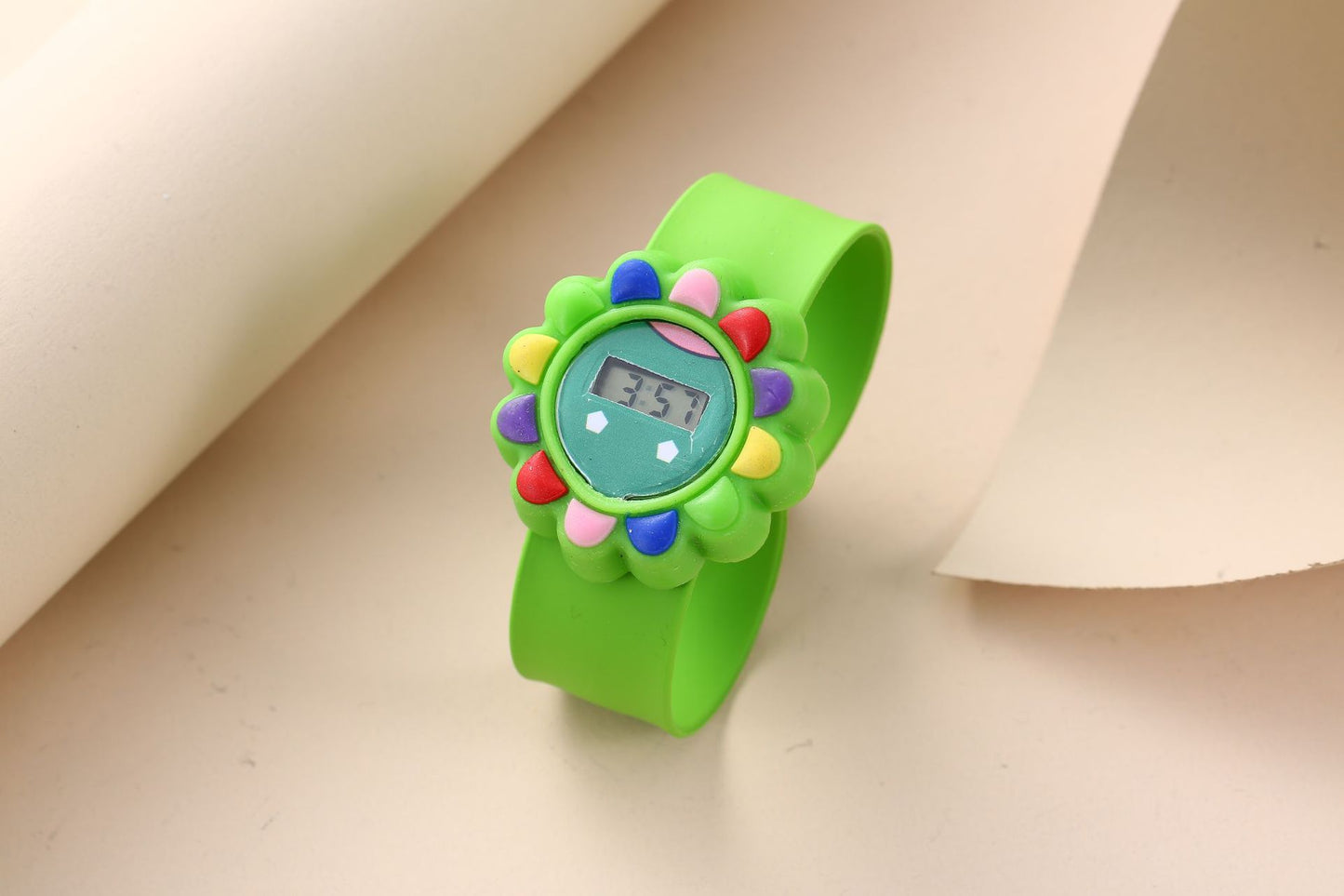 Children's Cute Fashion Snap Watch for Boys and Girls Quartz Watch Childlike Chronograph Large Dial