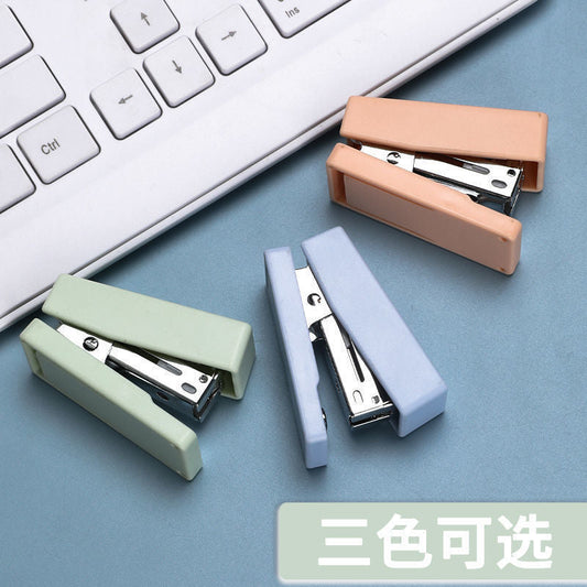 Gradient Macaron Color Stapler Mini Small Effort-Saving Stapler for Students and Office Portable Binding Supplies http://detail.1688.com/offer/962390364284.html