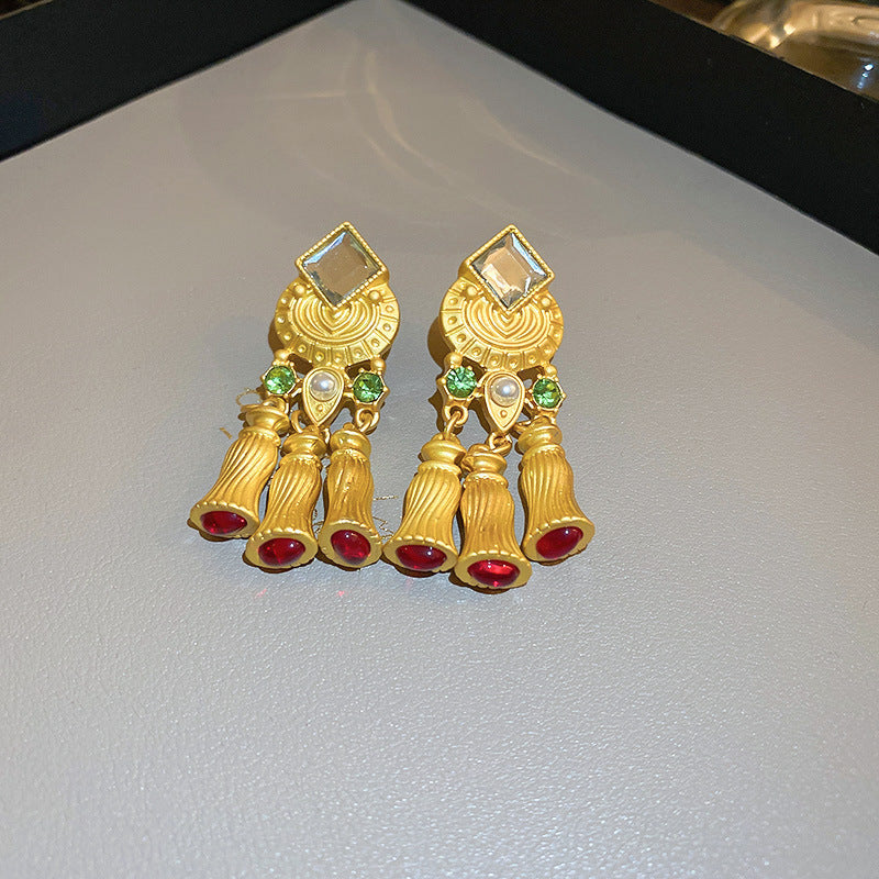 Pearl Earrings with a Sense of Sophistication Real Gold Electroplated Silver Needle French Retro Palace Style Earrings Versatile Ear Jewelry Wholesale