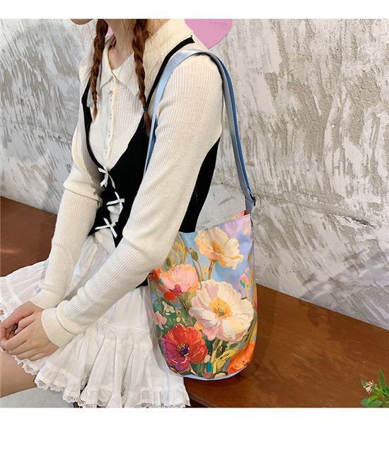 New2025Floral Oil Painting Niche Large Capacity Versatile Commuter Bucket High-end Bag Women's Shoulder Bag Hot Item