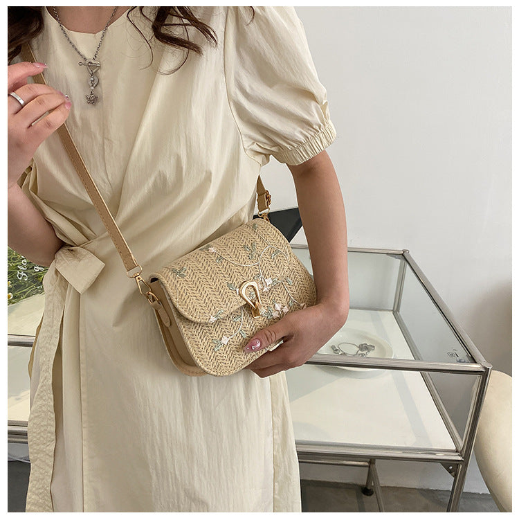 This year's trendy fashion straw woven small bag for women in summer2024New Trendy Versatile Lace Woven Single Shoulder Crossbody Bag for Women