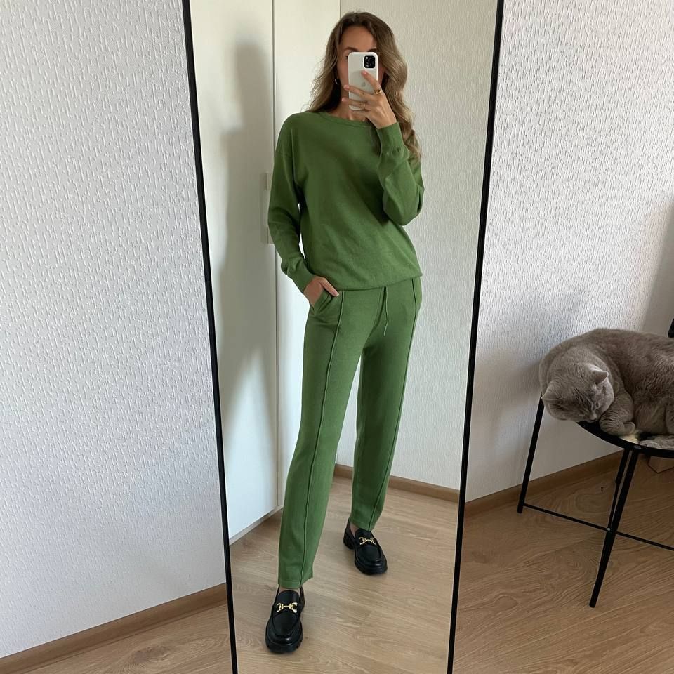 2025Autumn and Winter New ins Women's Loose Round Neck Sweater Set with Carrot Pants European and American Knitted Sets