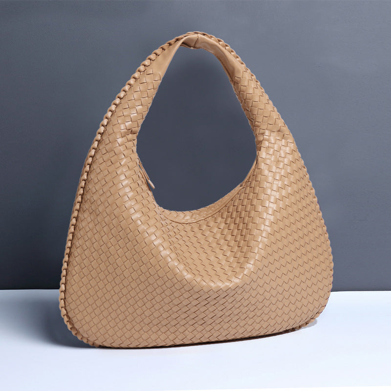 2025New Crescent Moon Women's Bag Fully Handwoven Handheld Dumpling Bag Fashionable Versatile European and American Style Single Shoulder Underarm Bag