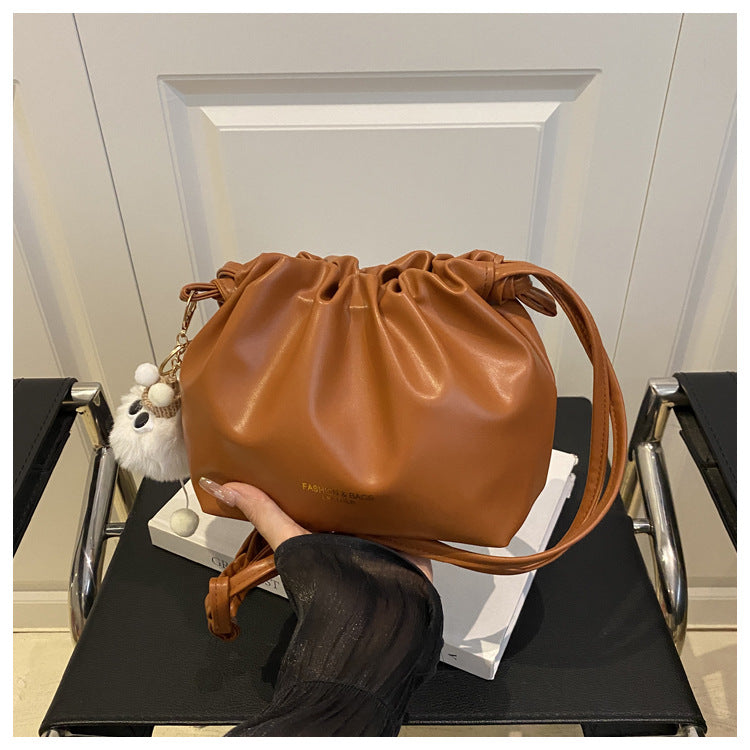 This year's trendy casual fashion elegant women's bag2025New versatile trendy single-shoulder bag with a high-end feel bucket bag