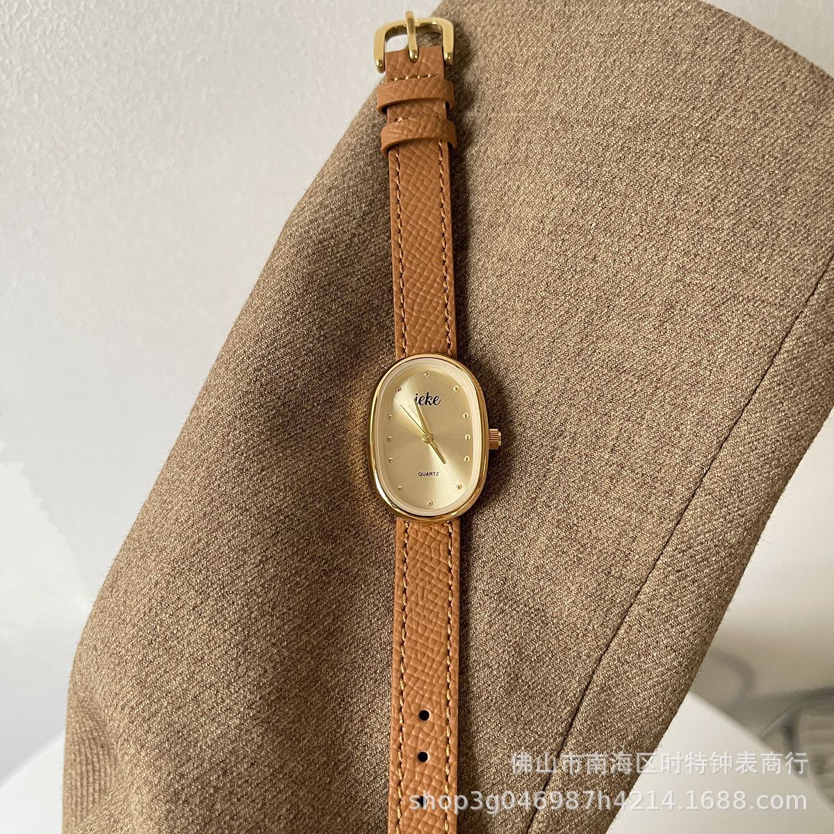 Internet Celebrity Middle Ages vintage Vintage Chain Watch for Women, Light Luxury, Mother-of-Pearl, High Aesthetic, Fashionable, Elegant, Live Streaming, Cross-Border