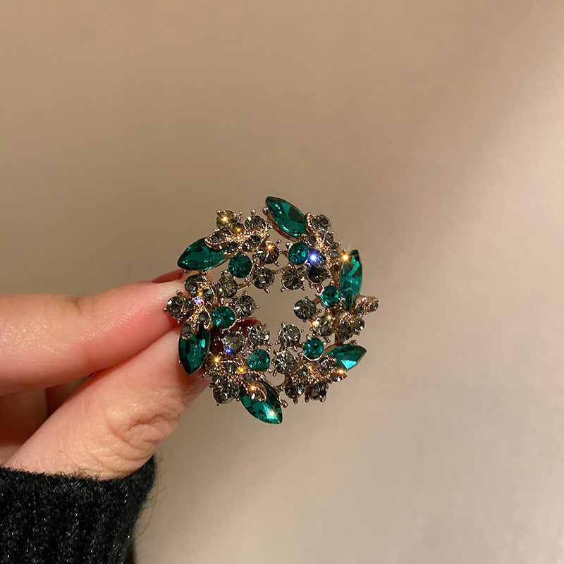 Inlaid Diamond Pearl Digital Flower Brooch French Light Luxury Elegant Pin Fashion Niche High-end Suit Accessory for Women