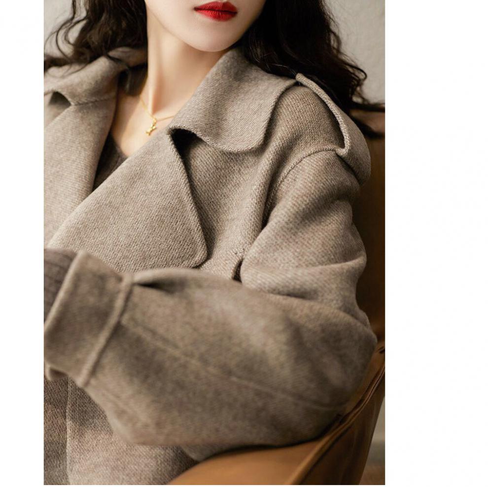 Hepburn Style New Woolen Suit for Women British Style Autumn Winter Petite Chic Versatile Loose French Short Coat