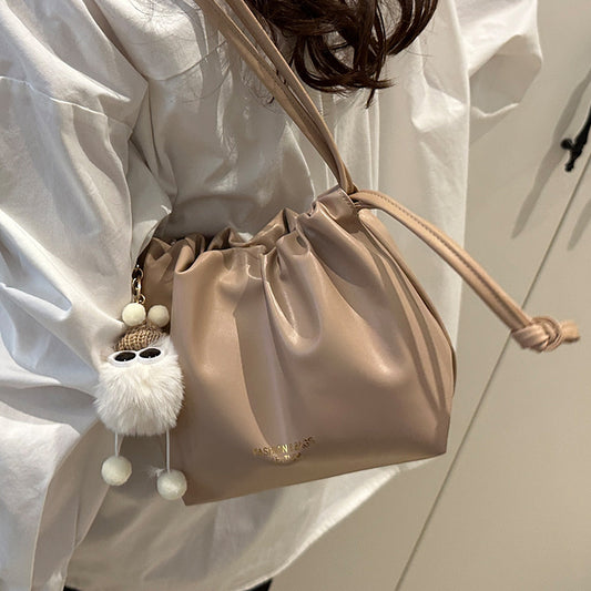 This year's trendy casual fashion elegant women's bag2025New versatile trendy single-shoulder bag with a high-end feel bucket bag