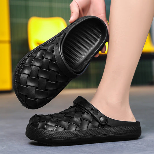 Croc Shoes Non-Slip Soft Sole Men's Closed-Toe Sandals Thick Sole Trendy ins Couple style casual slippers Korean version beach shoes