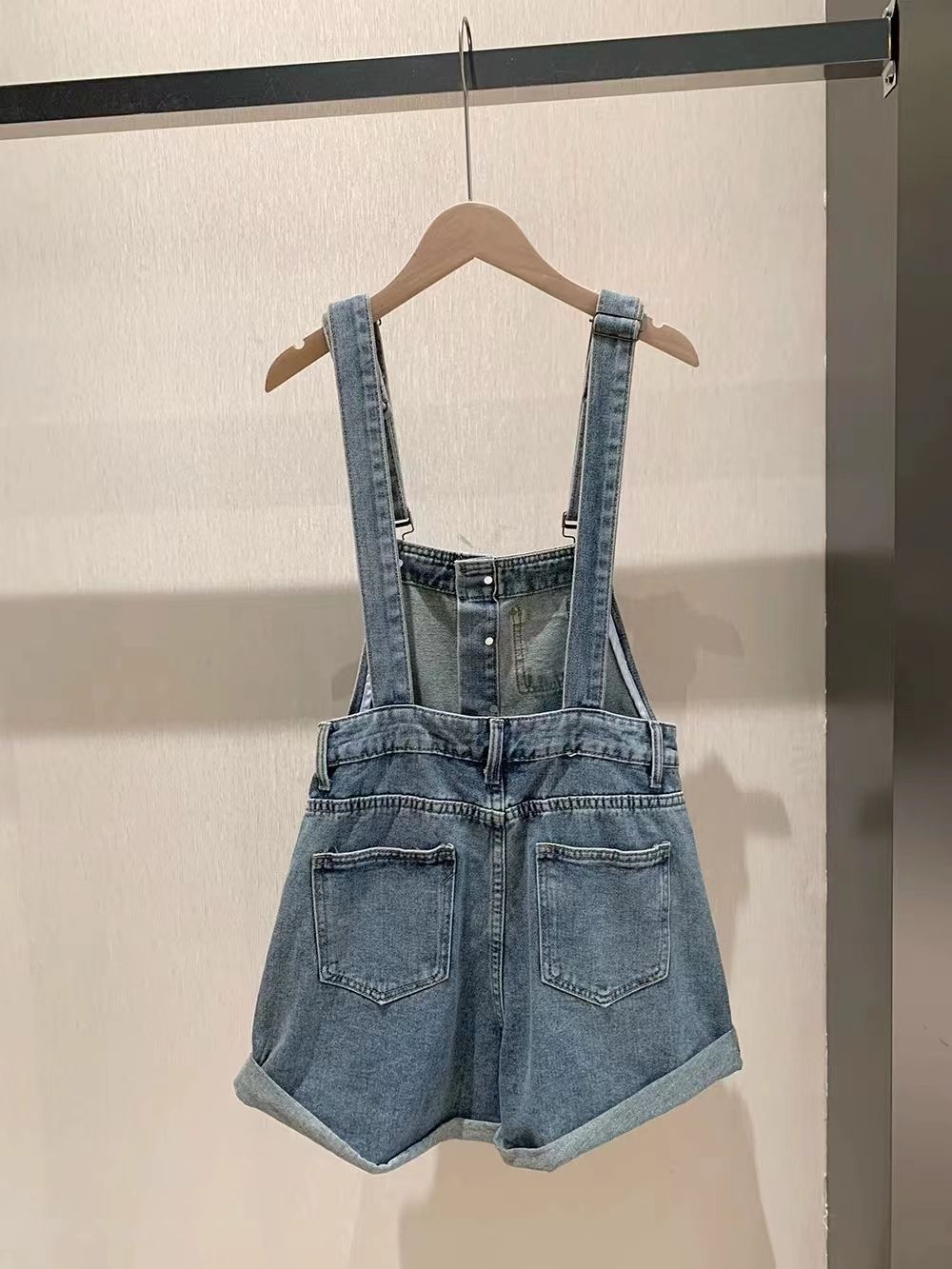Internet Celebrity Youthful Denim Strap Shorts for Women Summer2025New Workwear Wide-Leg Hot Pants with a Sense of Design and Strap Design