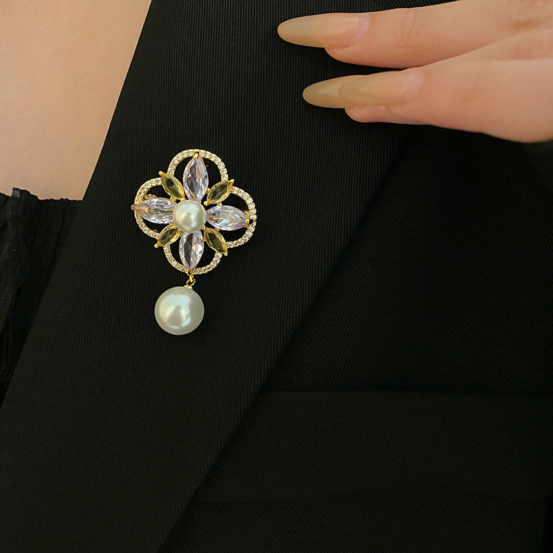 Real Gold Plated Zircon Flower Pearl Brooch Fashionable Elegant Pin Light Luxury High-end Accessories Factory Wholesale