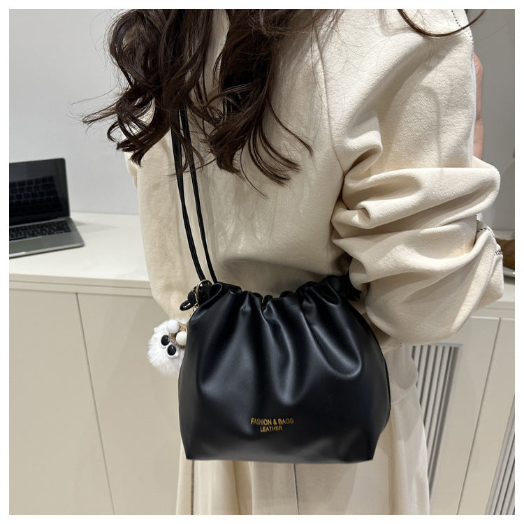 This year's trendy casual fashion elegant women's bag2025New versatile trendy single-shoulder bag with a high-end feel bucket bag