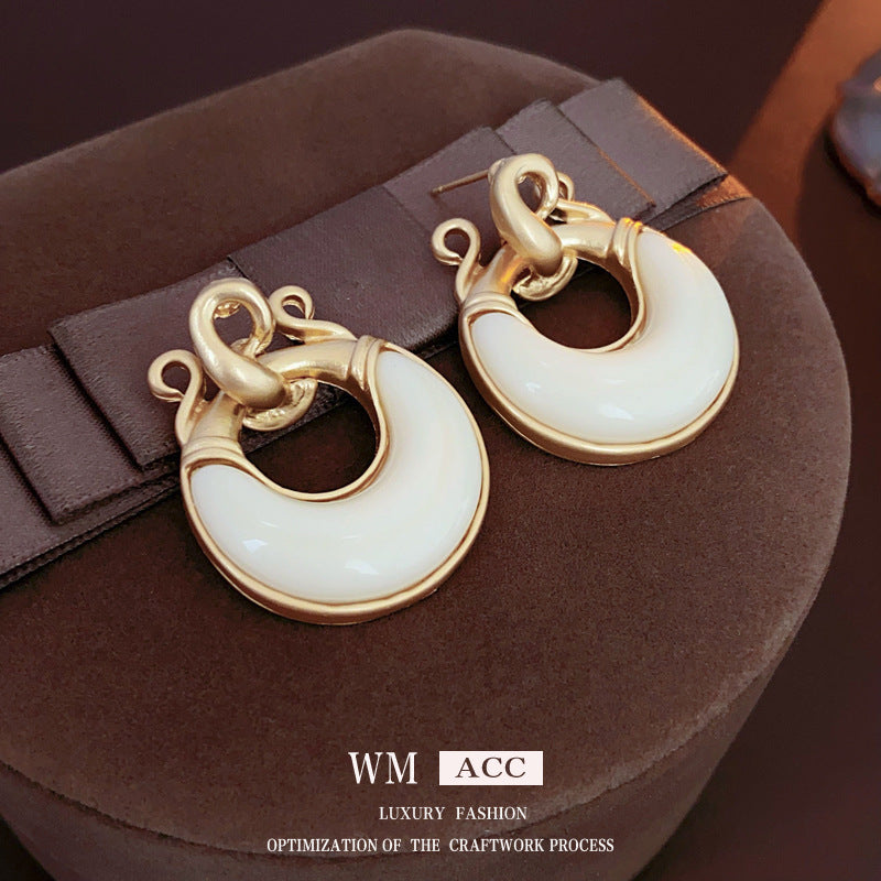 Silver Needle Irregular Round Earrings Simple Minimalist Style Fashion European and American Stud Earrings Elegant Light Luxury High-end Feel Earrings for Women
