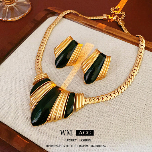 Medieval vintage Necklace French Retro Oil Drop Geometric Metal Necklace Light Luxury High-end Sense Women's Wholesale