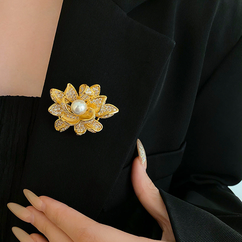 Real Gold Plated Zircon Flower Pearl Brooch Fashionable Elegant Pin Light Luxury High-end Accessories Factory Wholesale