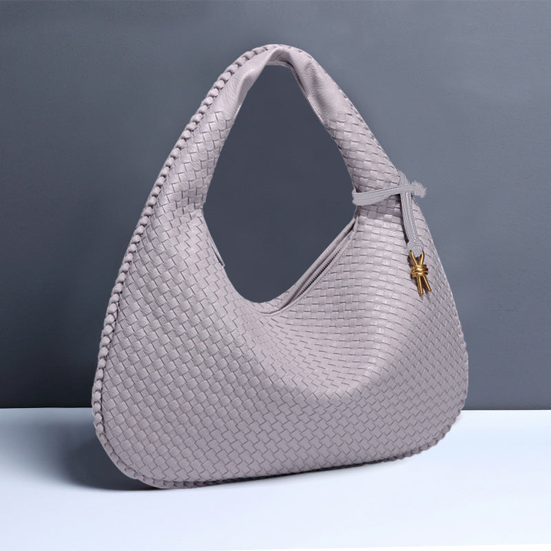2025New Crescent Moon Women's Bag Fully Handwoven Handheld Dumpling Bag Fashionable Versatile European and American Style Single Shoulder Underarm Bag