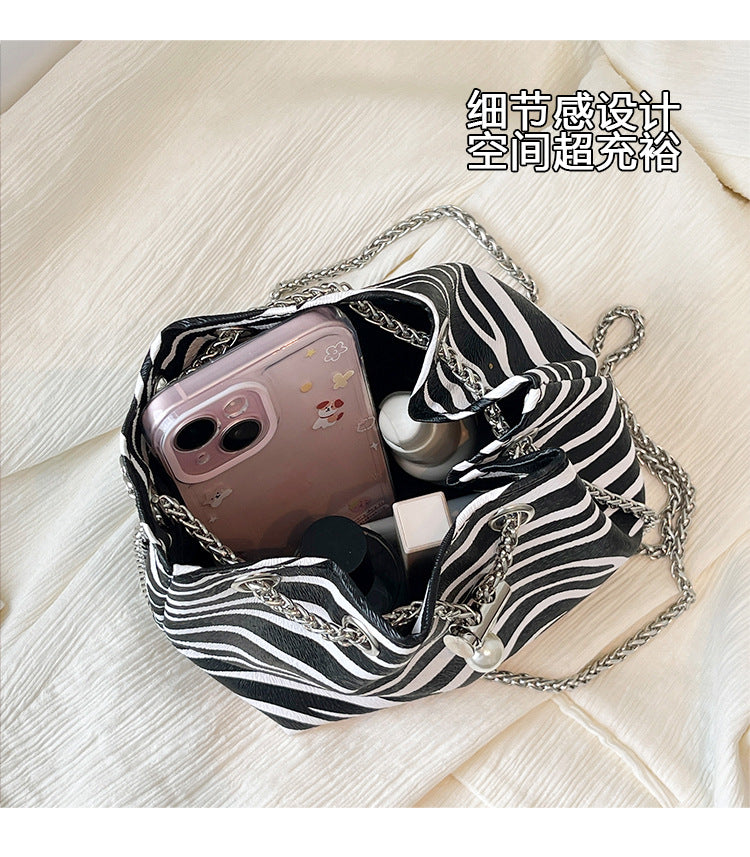 Personalized Chain Large Capacity Stylish Fashion Leopard Print Drawstring Winter2024New Zebra Pattern Shoulder Bucket Bag