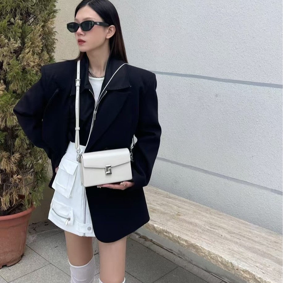 Vintage High-End Genuine Leather Women's Bag Exquisite Small Capacity Clutch Metal Chain Shoulder Crossbody Bag Fashionable Versatile