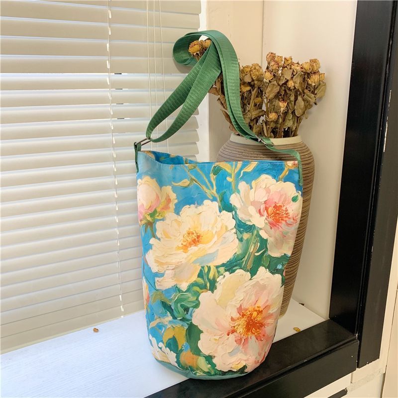 New2025Floral Oil Painting Niche Large Capacity Versatile Commuter Bucket High-end Bag Women's Shoulder Bag Hot Item