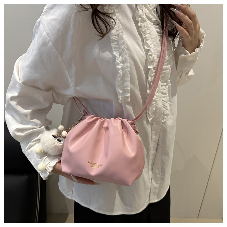 This year's trendy casual fashion elegant women's bag2025New versatile trendy single-shoulder bag with a high-end feel bucket bag