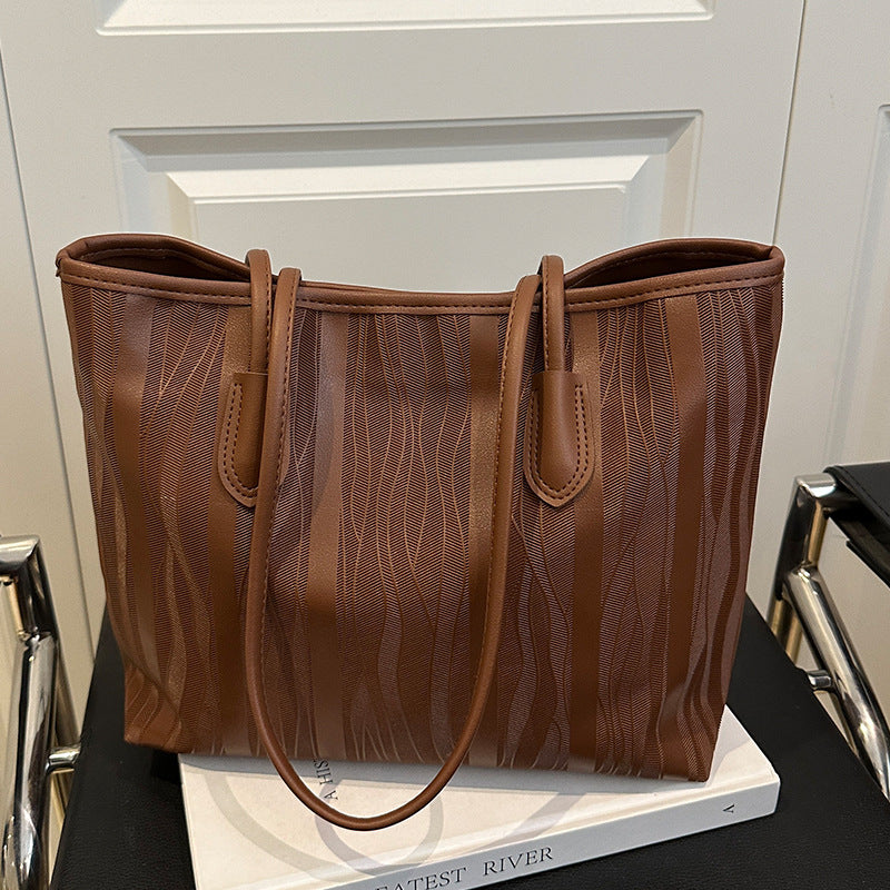 Casual Patchwork Fashion Large Capacity Pendant2025Spring New Fashion Commuting Texture Casual Shoulder Tote Bag for Women