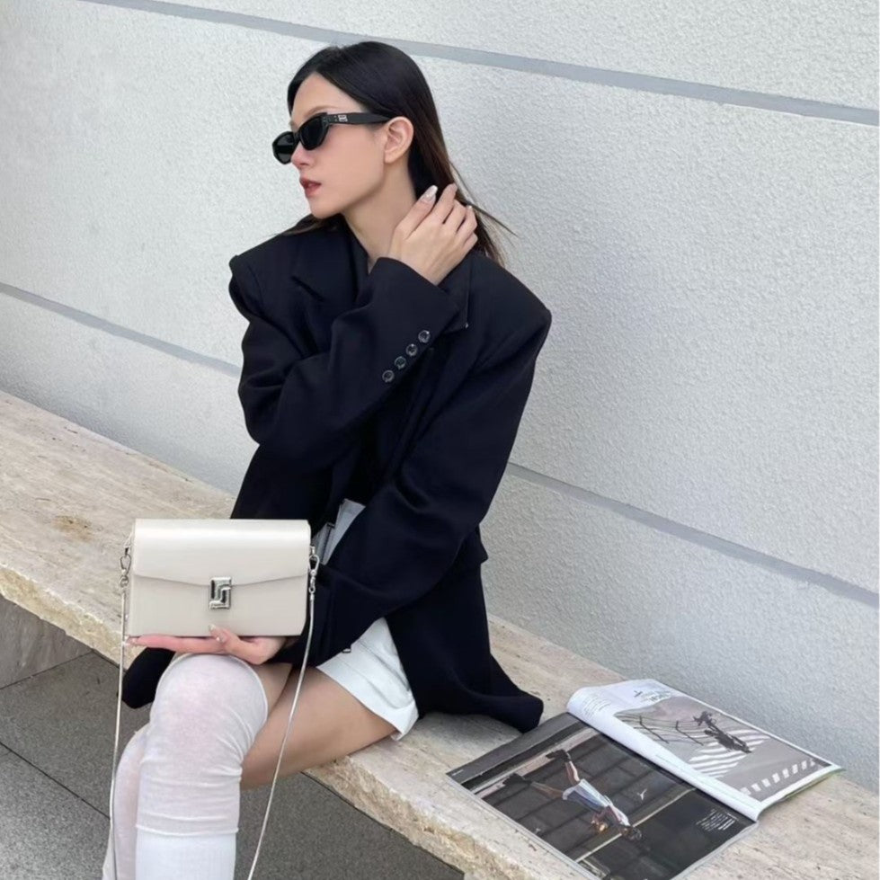 Vintage High-End Genuine Leather Women's Bag Exquisite Small Capacity Clutch Metal Chain Shoulder Crossbody Bag Fashionable Versatile