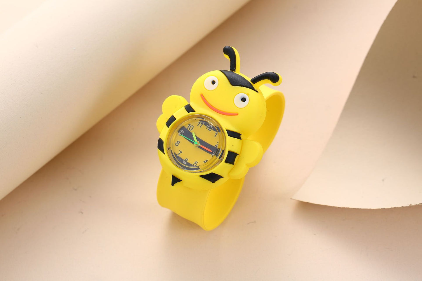 Children's Cute Fashion Snap Watch for Boys and Girls Quartz Watch Childlike Chronograph Large Dial