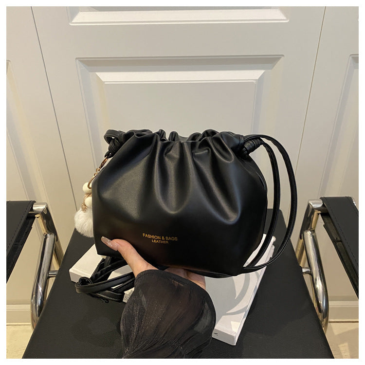 This year's trendy casual fashion elegant women's bag2025New versatile trendy single-shoulder bag with a high-end feel bucket bag