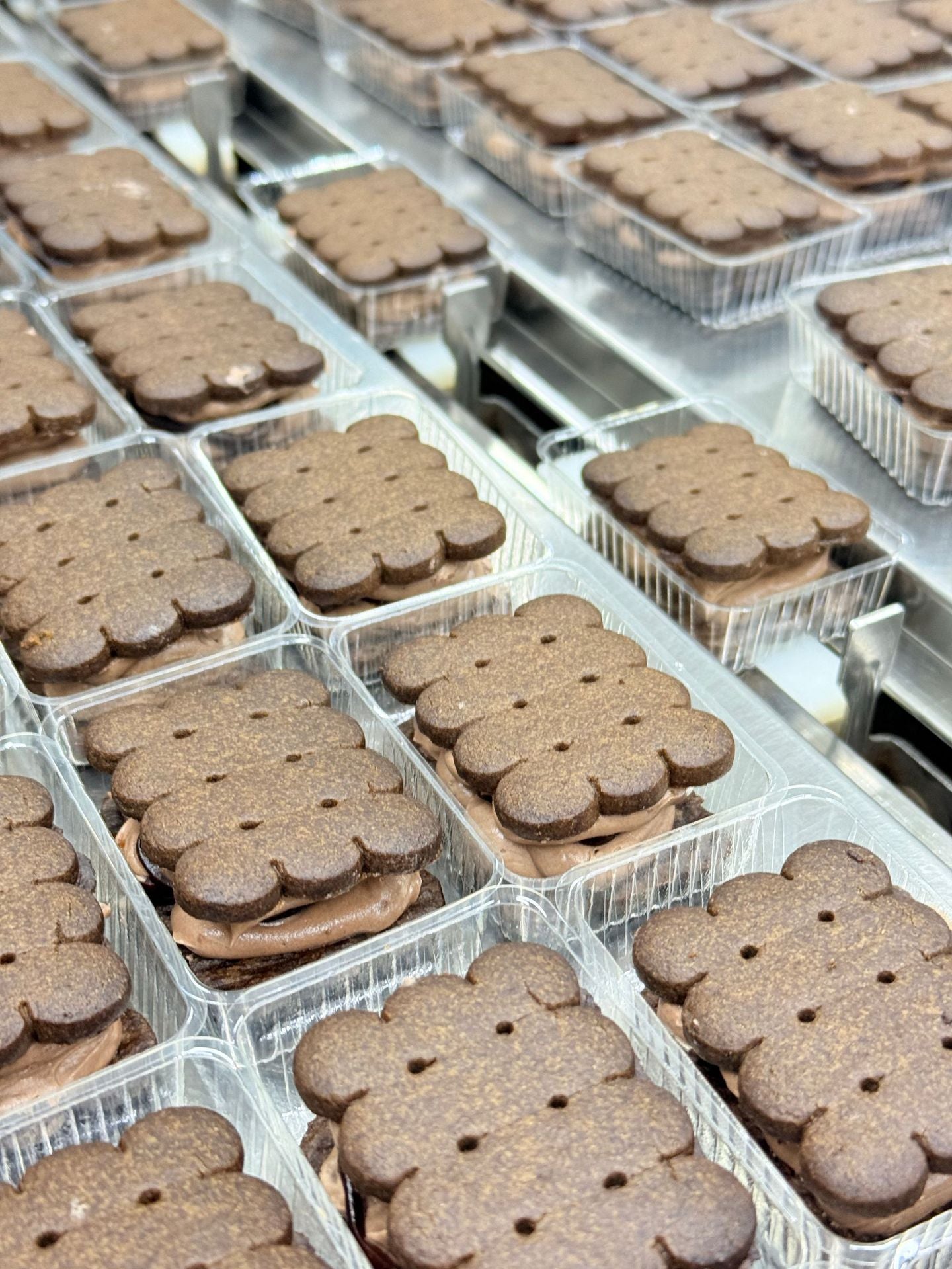 Frozen Chewy Butter Sandwich Cookies Matcha Chocolate Multi-flavor Ice Cream Texture Cake Snacks Factory