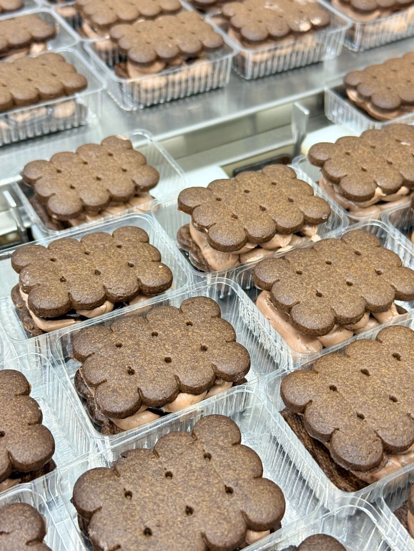 Frozen Chewy Butter Sandwich Cookies Matcha Chocolate Multi-flavor Ice Cream Texture Cake Snacks Factory