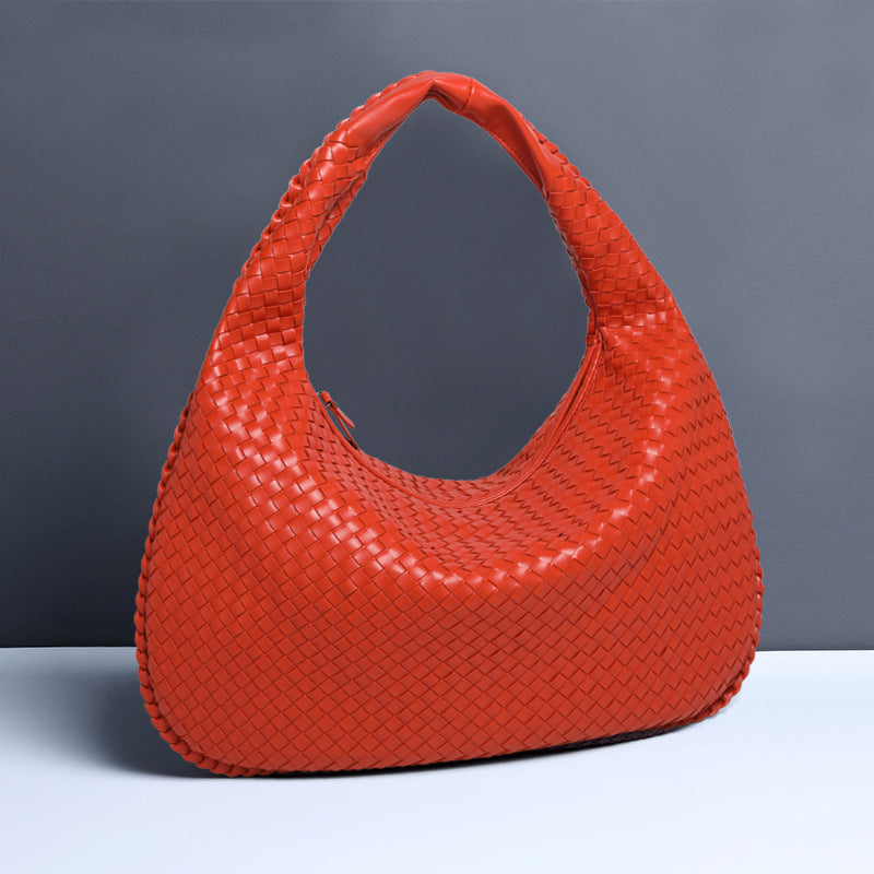2025New Crescent Moon Women's Bag Fully Handwoven Handheld Dumpling Bag Fashionable Versatile European and American Style Single Shoulder Underarm Bag