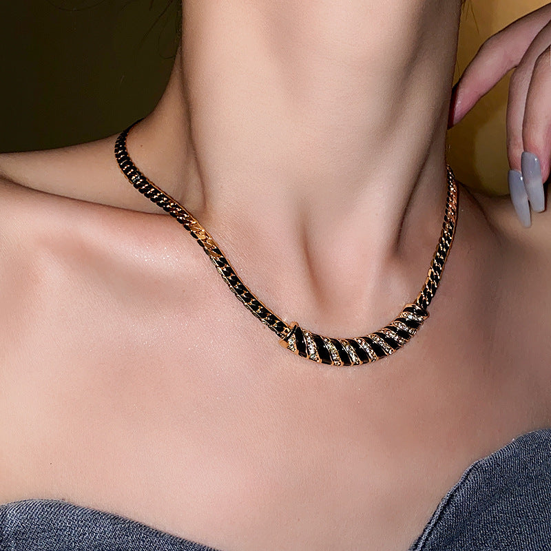 Medieval vintage Necklace Real Gold Plated Diamond-Studded Curved Oil Drop Collarbone Chain Light Luxury High-End Necklace Wholesale