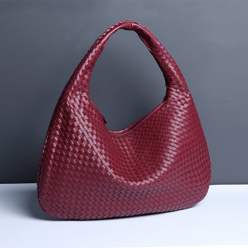 2025New Crescent Moon Women's Bag Fully Handwoven Handheld Dumpling Bag Fashionable Versatile European and American Style Single Shoulder Underarm Bag