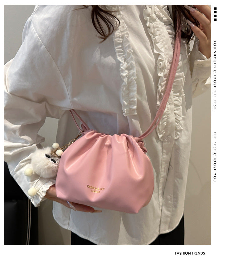 This year's trendy casual fashion elegant women's bag2025New versatile trendy single-shoulder bag with a high-end feel bucket bag