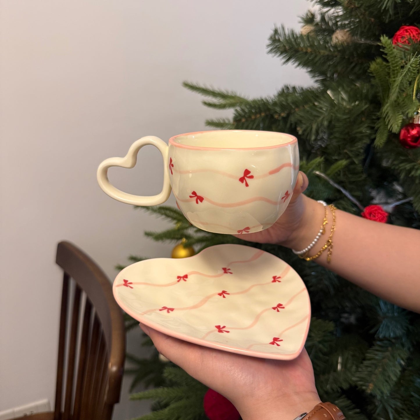 Korean Style ins Wind Hand-painted Heart Ceramic Cup and Saucer Hand Pinched Irregular Heart-Shaped Coffee Cup and Saucer Afternoon Tea Cup and Saucer