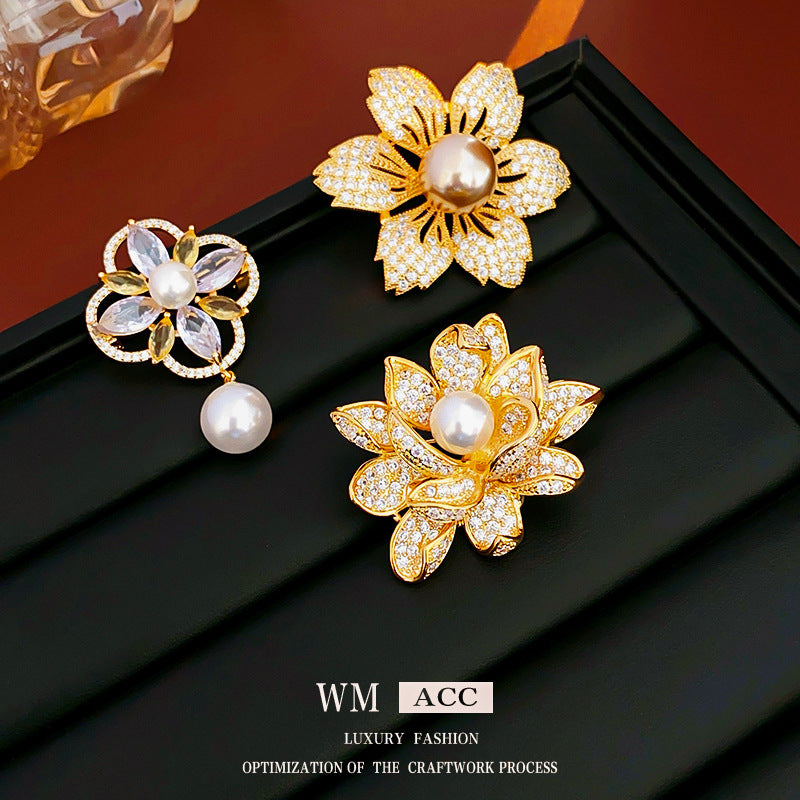 Real Gold Plated Zircon Flower Pearl Brooch Fashionable Elegant Pin Light Luxury High-end Accessories Factory Wholesale