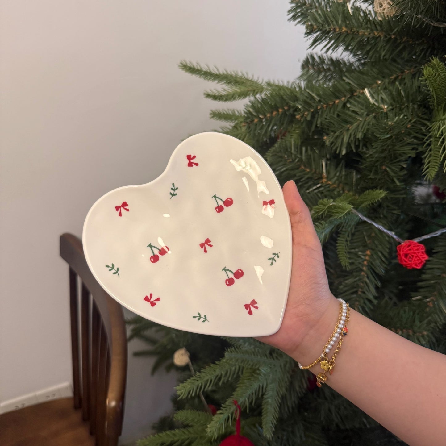 Korean Style ins Wind Hand-painted Heart Ceramic Cup and Saucer Hand Pinched Irregular Heart-Shaped Coffee Cup and Saucer Afternoon Tea Cup and Saucer