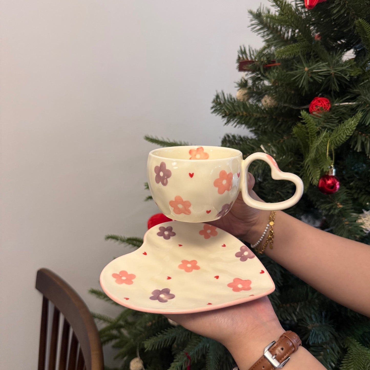 Korean Style ins Wind Hand-painted Heart Ceramic Cup and Saucer Hand Pinched Irregular Heart-Shaped Coffee Cup and Saucer Afternoon Tea Cup and Saucer
