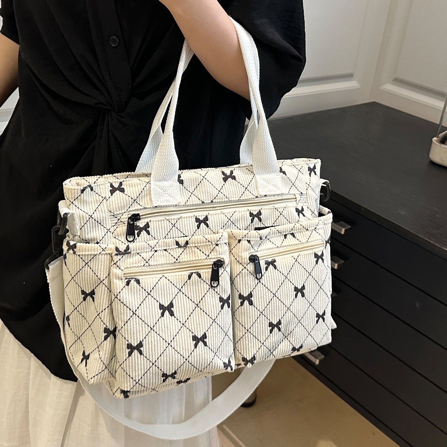 2025Summer New Simple Fashion Underarm Tote Bag This Year's Trendy Retro Commuter Shoulder Bag for Women