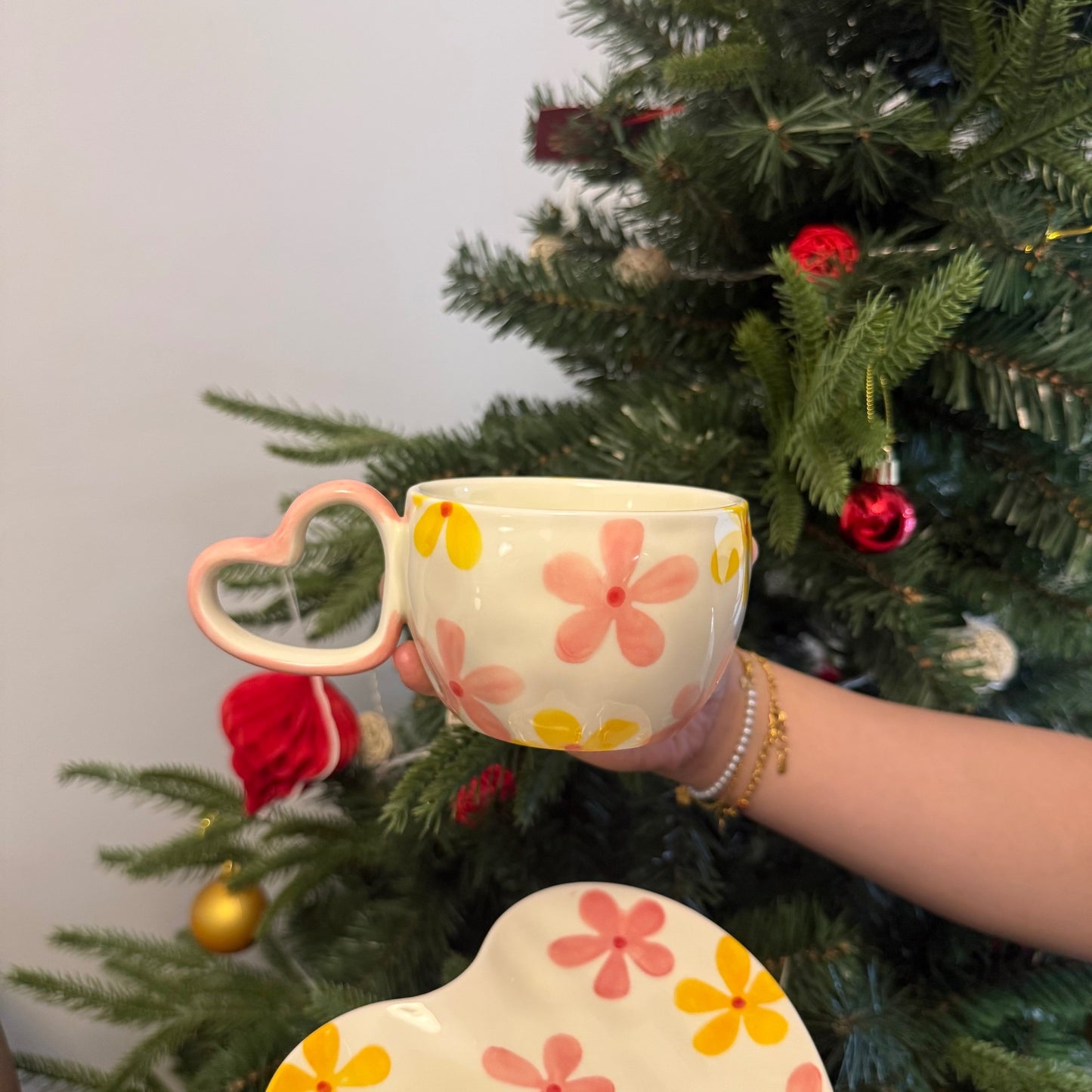 Korean Style ins Wind Hand-painted Heart Ceramic Cup and Saucer Hand Pinched Irregular Heart-Shaped Coffee Cup and Saucer Afternoon Tea Cup and Saucer