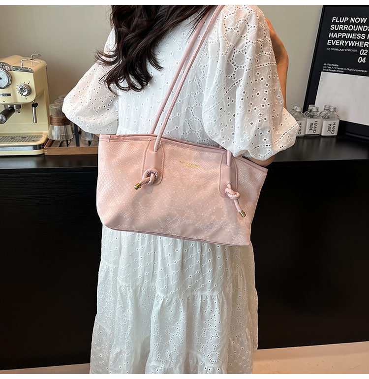 High-end stylish large-capacity women's bag2025New Spring and Summer Niche Single Shoulder Underarm Bag for Work and Commuting